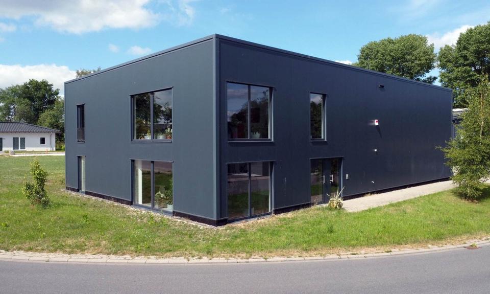 *** MODERNES GEWERBEOBJEKT MIT HALLE UND BÜROS ZU VERMIETEN! *** zimmer