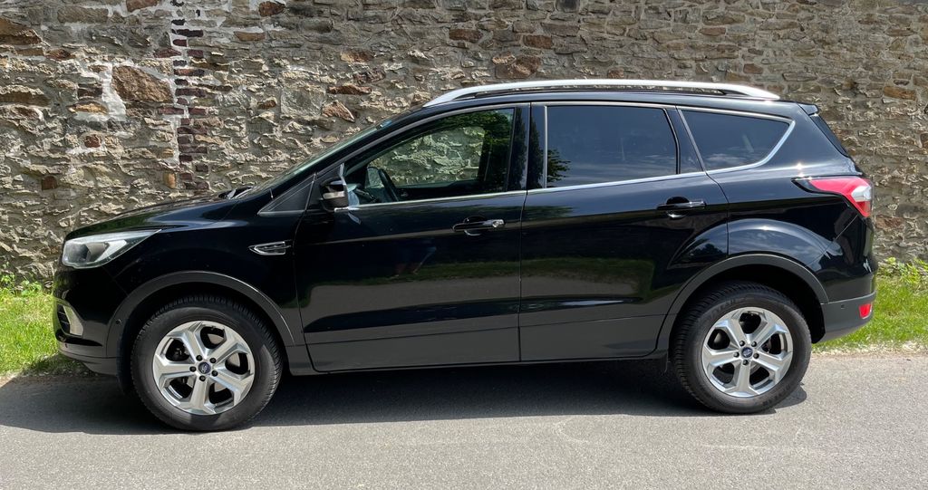 Ford Kuga 89.000 km 11.800 &euro; Dortmund 44227