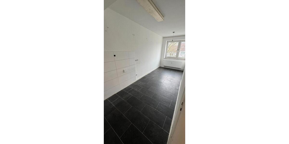 Etagenwohnung Dortmund Innenstadt Nord - 3 Zimmer, 80 m&sup2;, 670&euro; | Angebot:26364771