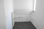 3-Zimmer-Wohnung + Loggia! Renoviert, separate Küche, Wannenbad, neuer Boden, Aufzug