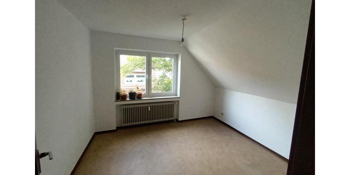 Dachgeschoßwohnung Oberhausen Alsfeld - 2.5 Zimmer, 53 m&sup2;, 300&euro; | Angebot:25047233