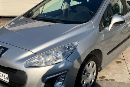 Peugeot 308 111.000 km 4.890 € Herten 45699