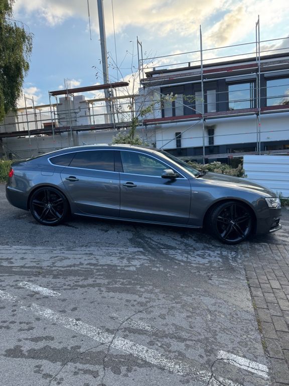 Audi A5 240.000 km 12.500 € Wuppertal 42117