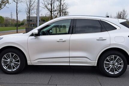 Ford Kuga 63.000 km 24.690 &euro; Essen OT Westviertel 45127
