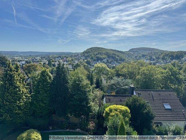 Wunderschönes und in bester Lage gelegenes Zweifamilienhaus!!!!! 8 zimmer