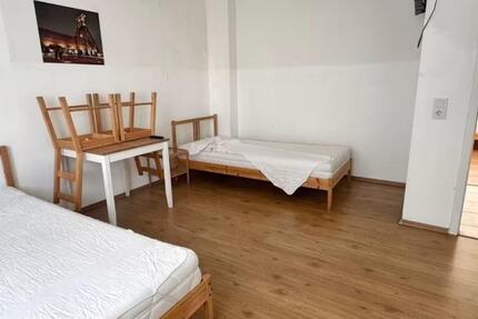 Sanierte möblierte 4,5 Zimmerwohnung 2 Bäder Einbauküche 4 zimmer