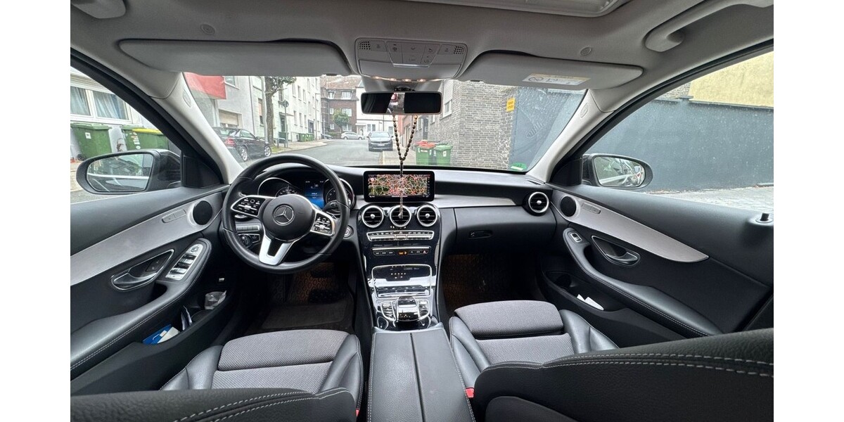 Mercedes-Benz C 180 74.000 km 25.900 &euro; Oberhausen 46045