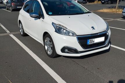 Peugeot 208 109.000 km 4.990 &euro; Dortmund 44379