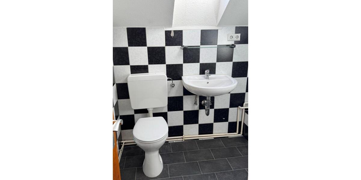 Dachgeschoßwohnung Hagen Hohenlimburg - 2 Zimmer, 51 m&sup2;, 330&euro; | Angebot:25645324