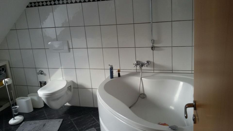 Dachgeschoßwohnung Bochum Günnigfeld - 2.5 Zimmer, 100 m&sup2;, 730&euro; | Angebot:26621352