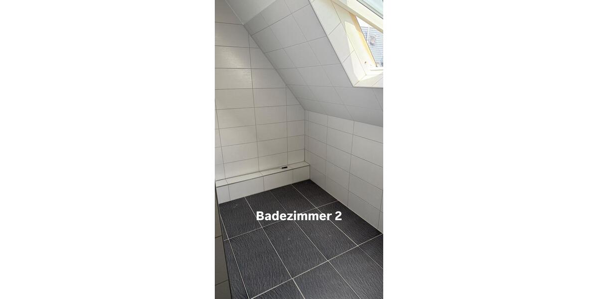 Dachgeschoßwohnung Gelsenkirchen Gelsenkirchen-Mitte - 4 Zimmer, 110 m&sup2;, 1.300&euro; | Angebot:26664036