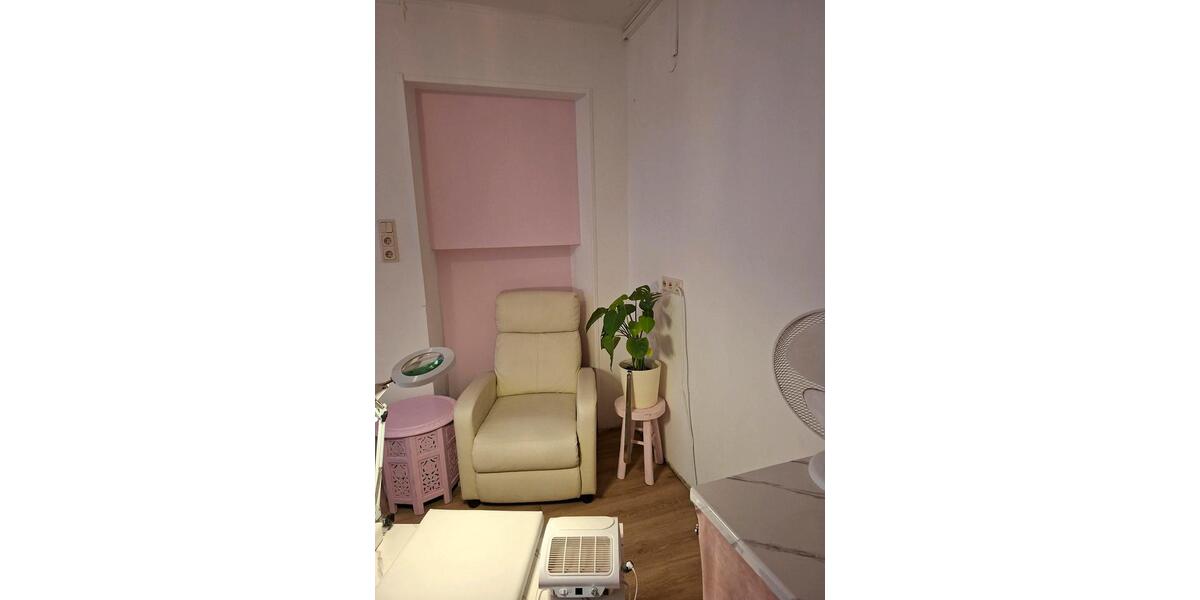 ehem. Kosmetikstudio in Toplage St. Augustin zimmer