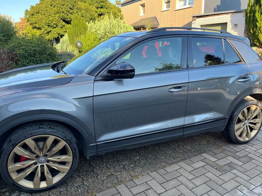 VW T-Roc 75.000 km 22.900 € Essen 45289