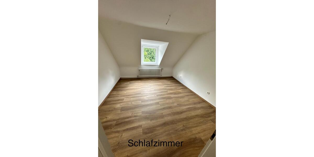 Dachgeschoßwohnung Gelsenkirchen Gelsenkirchen-Nord - 3 Zimmer, 61 m&sup2;, 730&euro; | Angebot:26688486