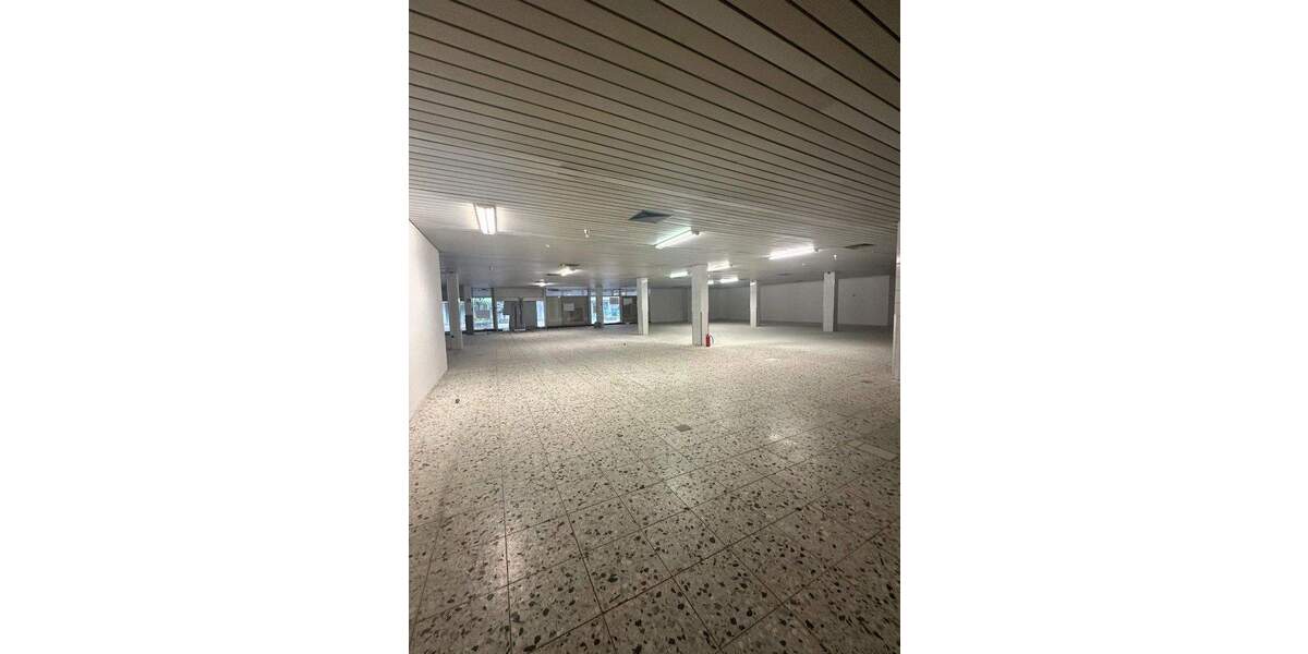 Einzelhandel zu vermieten Ladenlokal Gewerbeeinheit zimmer