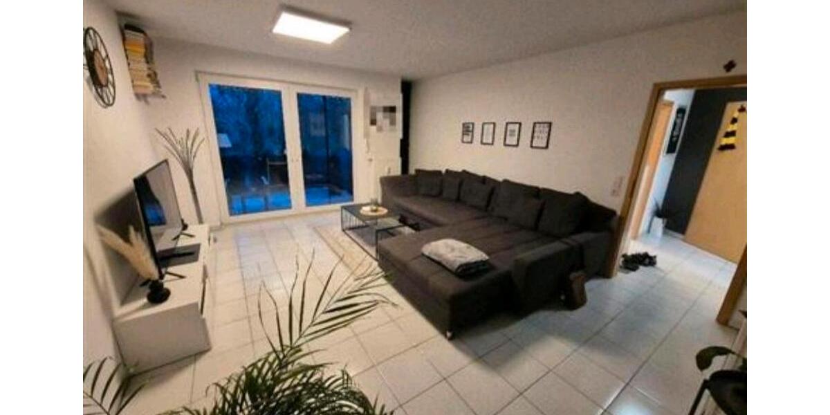 2-Zimmer-Wohnung mit großem Balkon und Tiefgaragenstellplatz 2.5 zimmer