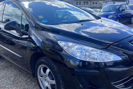 Peugeot 207 135.000 km 4.800 € Essen 45355