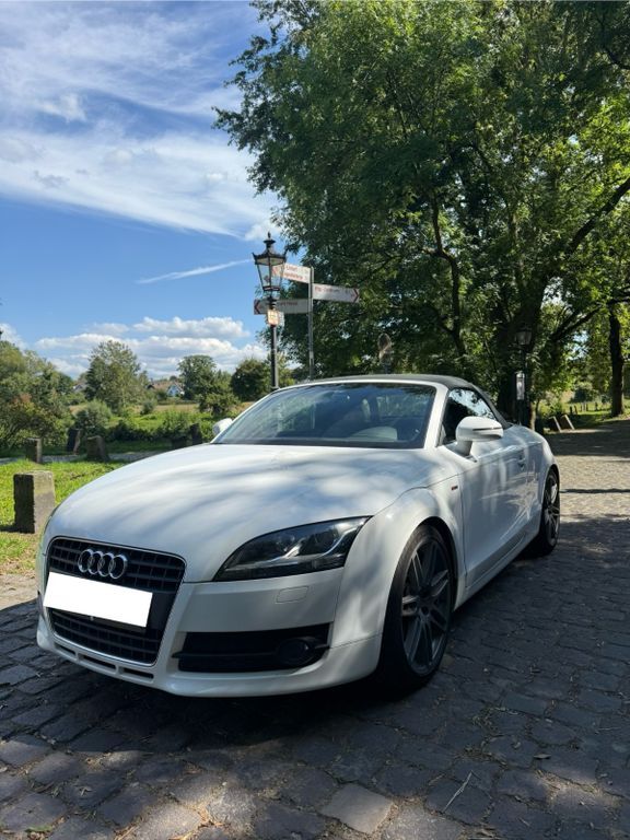 Audi TT 122.000 km 11.999 € Ratingen 40878
