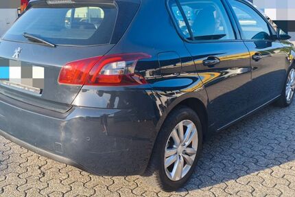 Peugeot 308 98.000 km 5.999 &euro; Essen 45277