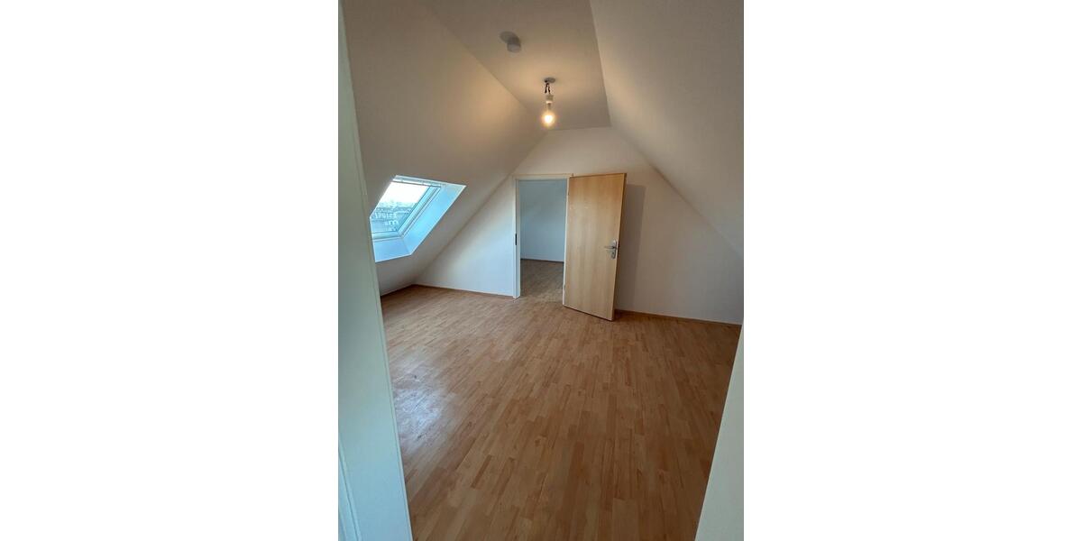 Etagenwohnung Mülheim an der Ruhr Heißen - 3 Zimmer, 90 m&sup2;, 799&euro; | Angebot:26415616