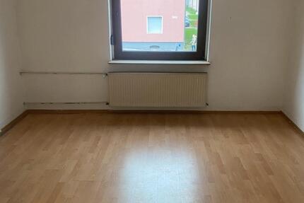 100qm Wohnung 1 OG. Mit Balkon zu vermieten. 5 zimmer
