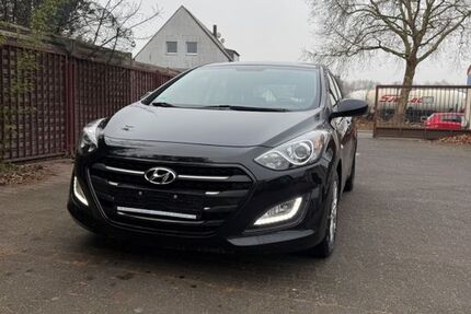 Hyundai i30 41.085 km 9.900 &euro; Bottrop 46236