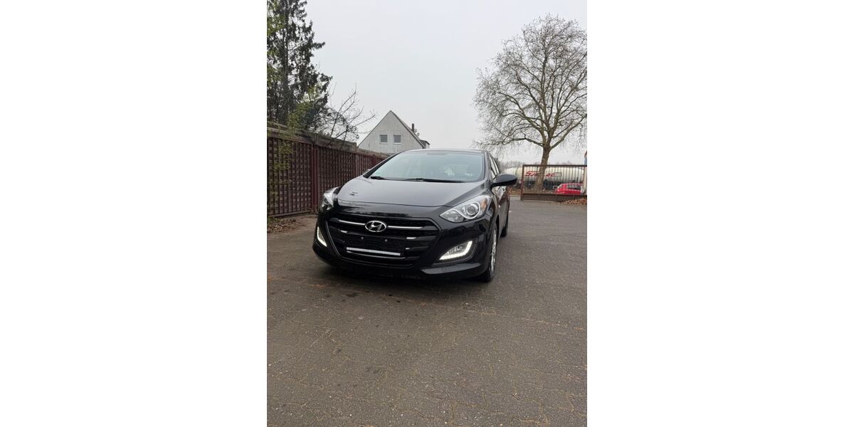 Hyundai i30 41.085 km 9.900 &euro; Bottrop 46236