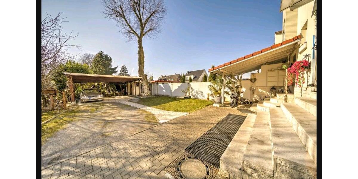 VON PRIVAT Charmante Doppelhaushälfte mit großem Potenzial 6 zimmer