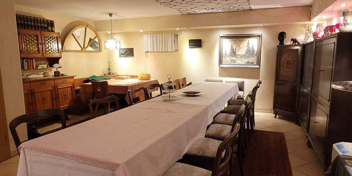 RESERVIERT! ..Alles zu Fuß zu erreichen, geräumiges Haus 4 zimmer