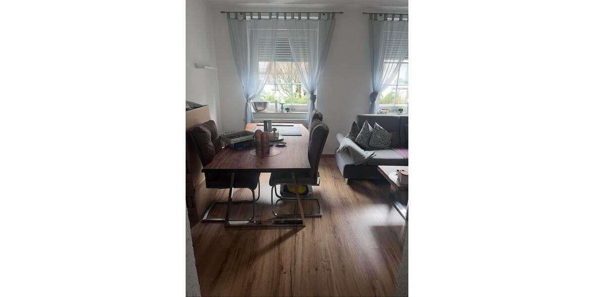 Reihenmittelhaus -modernisiert, gemütlich, mit Garten und Garagen 3.5 zimmer