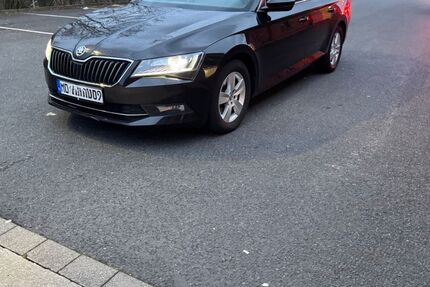 Skoda Superb 124.000 km 18.600 &euro; Velbert 42555