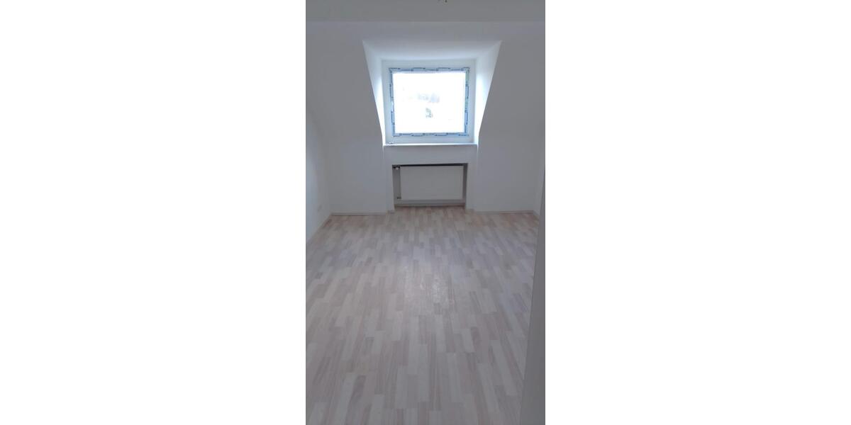 Dachgeschoßwohnung Essen Stadtkern - 2 Zimmer, 46 m&sup2;, 460&euro; | Angebot:27532847