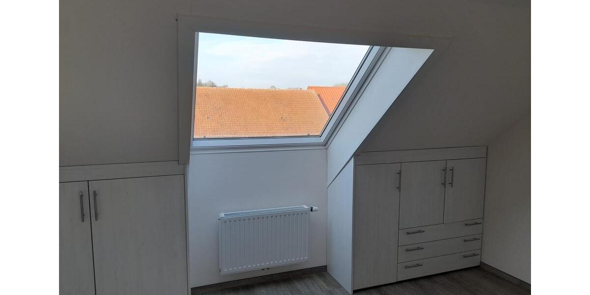 Schöne, helle und renovierte DG Wohnung in Ufhausen 3 zimmer