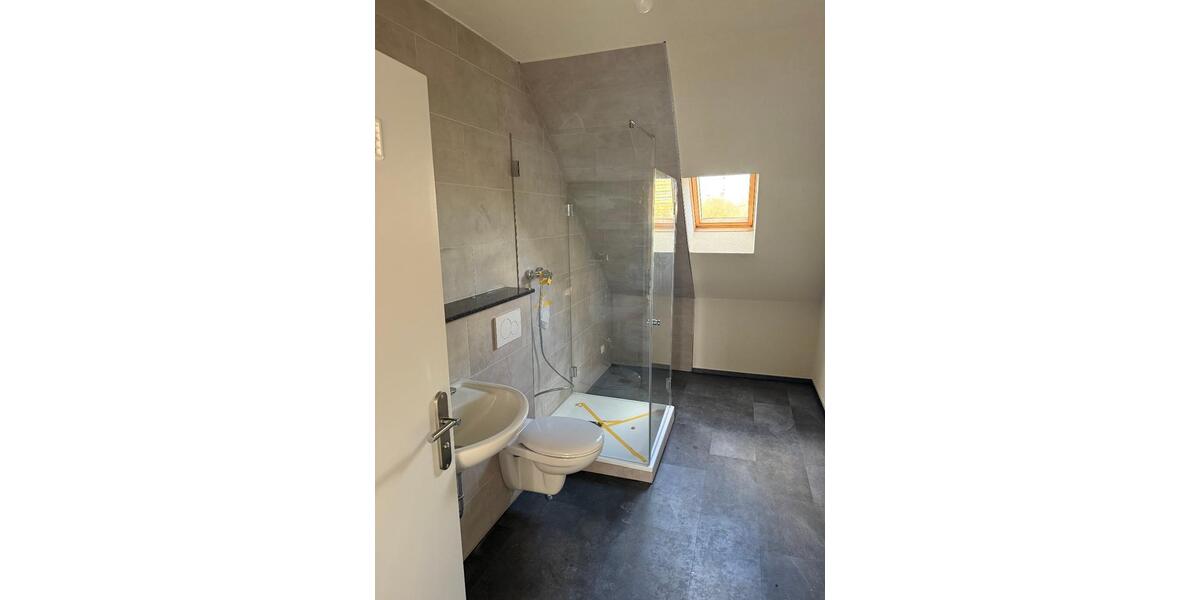 Dachgeschoßwohnung Gelsenkirchen Gelsenkirchen-Mitte - 3 Zimmer, 69 m&sup2;, 490&euro; | Angebot:25613714