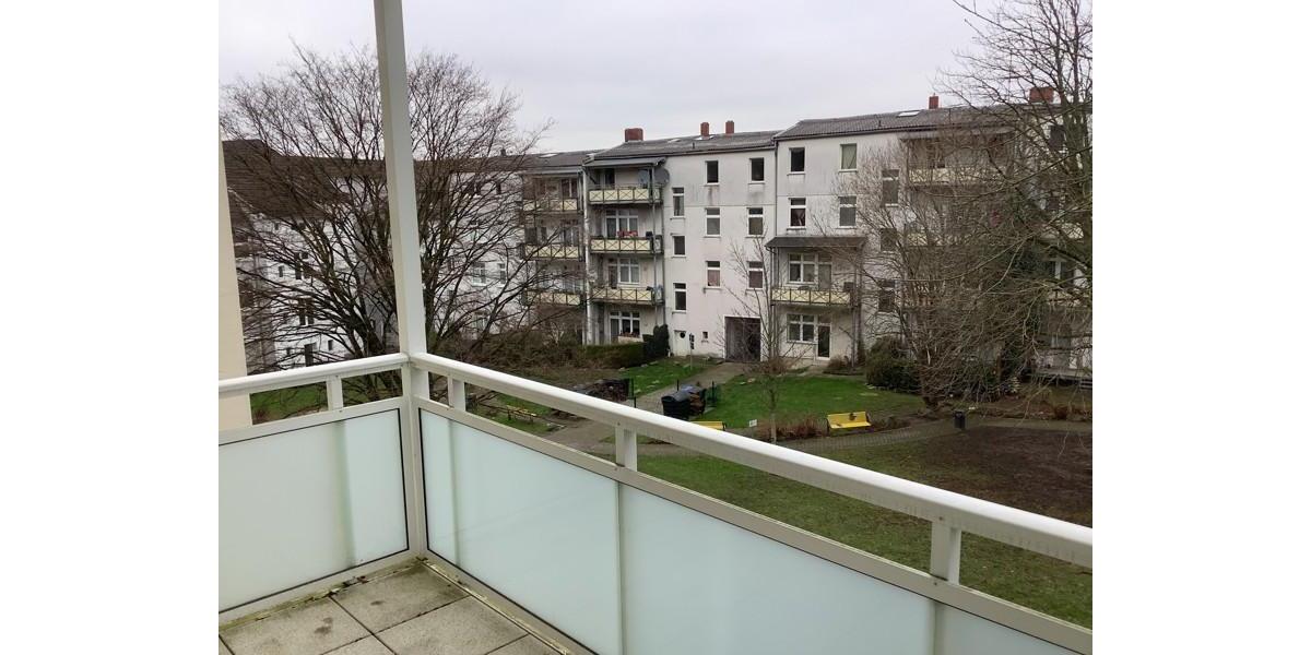 Ostviertel: Helle 2-Zimmer-Whg. mit neuem Bad und Balkon, Gas-Etagenheizung 2 zimmer