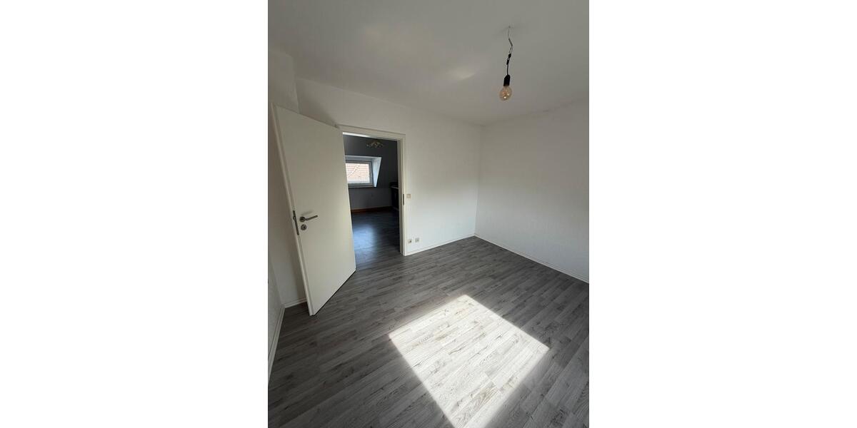 Dachgeschoßwohnung Bochum Bochum-Südwest - 2 Zimmer, 40 m&sup2;, 360&euro; | Angebot:27577486