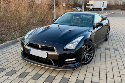 Nissan GT-R
