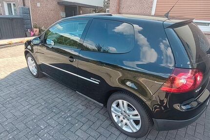 VW Golf 204.000 km 2.590 &euro; Hagen 58091
