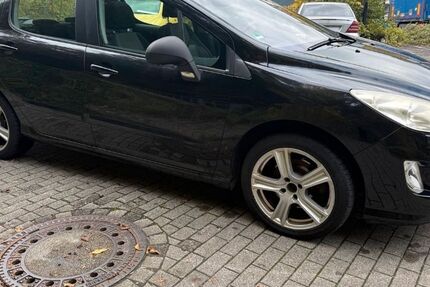 Peugeot 308 130.000 km 2.700 &euro; Ennepetal 58256