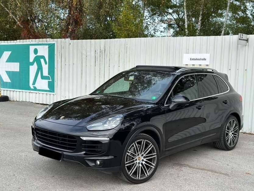 Porsche Cayenne 213.248 km 27.200 € Gelsenkirchen 45879