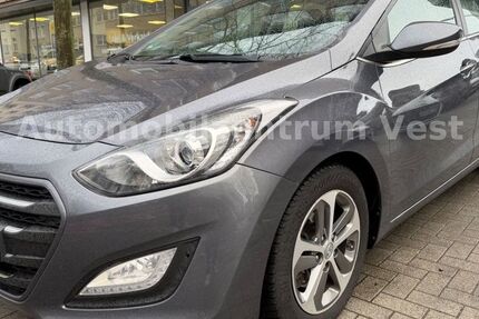 Hyundai i30 141.000 km 8.990 &euro; Recklinghausen 45657