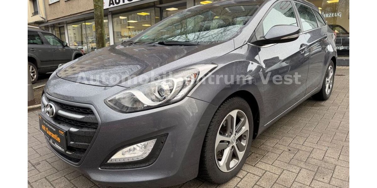 Hyundai i30 141.000 km 8.990 &euro; Recklinghausen 45657
