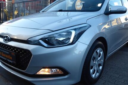 Hyundai i20 66.510 km 12.989 € Essen - Borbeck 45355