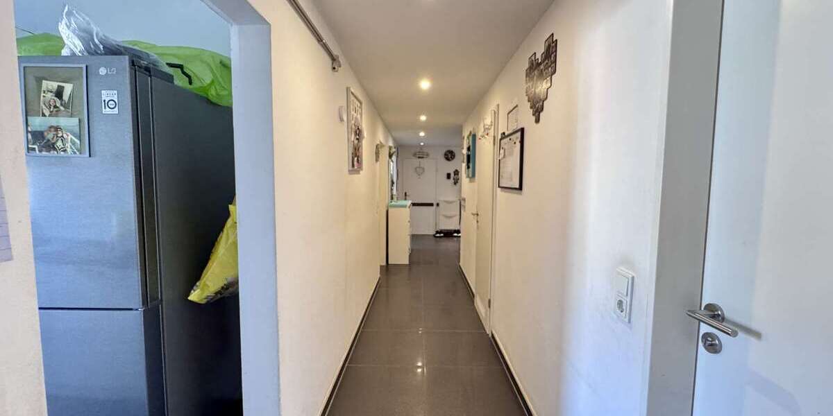 Traumhafte 3,5-Zimmer-Wohnung mit großem Balkon, herrlicher Aussicht, Garage und inkl.Einbauküche 3 zimmer