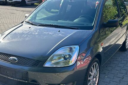 Ford Fiesta 63.000 km 2.600 € Essen 45219