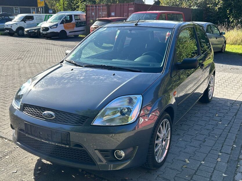 Ford Fiesta 63.000 km 2.600 € Essen 45219