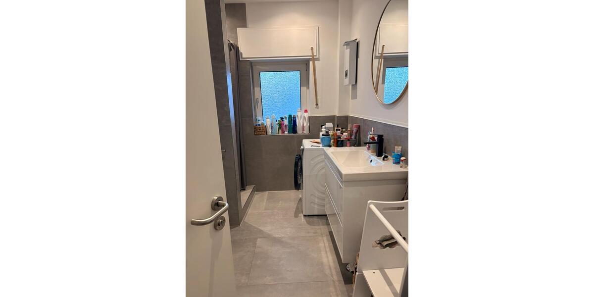 Lichtdurchflutete 100qm Wohnung im Herzen vom Resser -Markt 3 zimmer