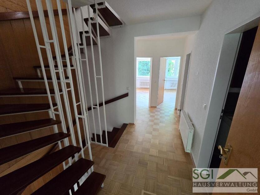 Vermietet wird ein gut geschnittenes Reihenmittelhaus in Mülheim