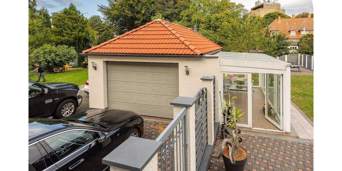 Wohnen in der Gartenstadt mit schönem Garten, Palmen, Garage 6 zimmer