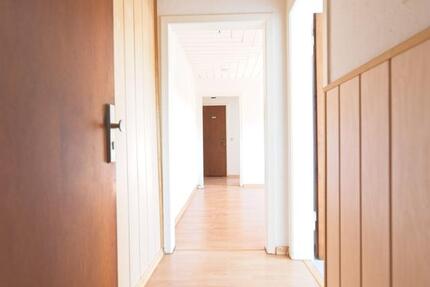 schöne 3 Zimmer DG Wohnung mit 50qm, renoviert 3 zimmer